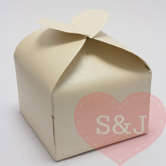 Love heart Favour Box - 6x6x6cm - Pack of 50